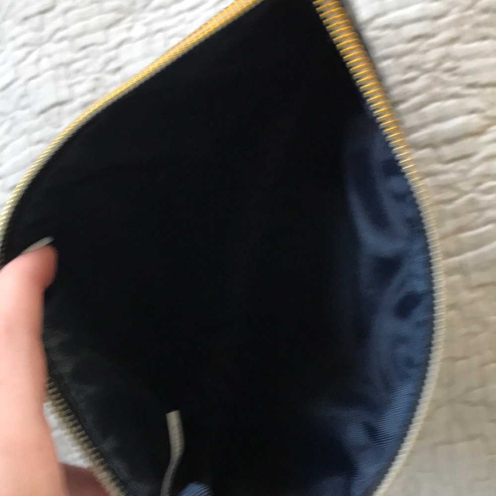 Makeup bag - Picture 4 of 4